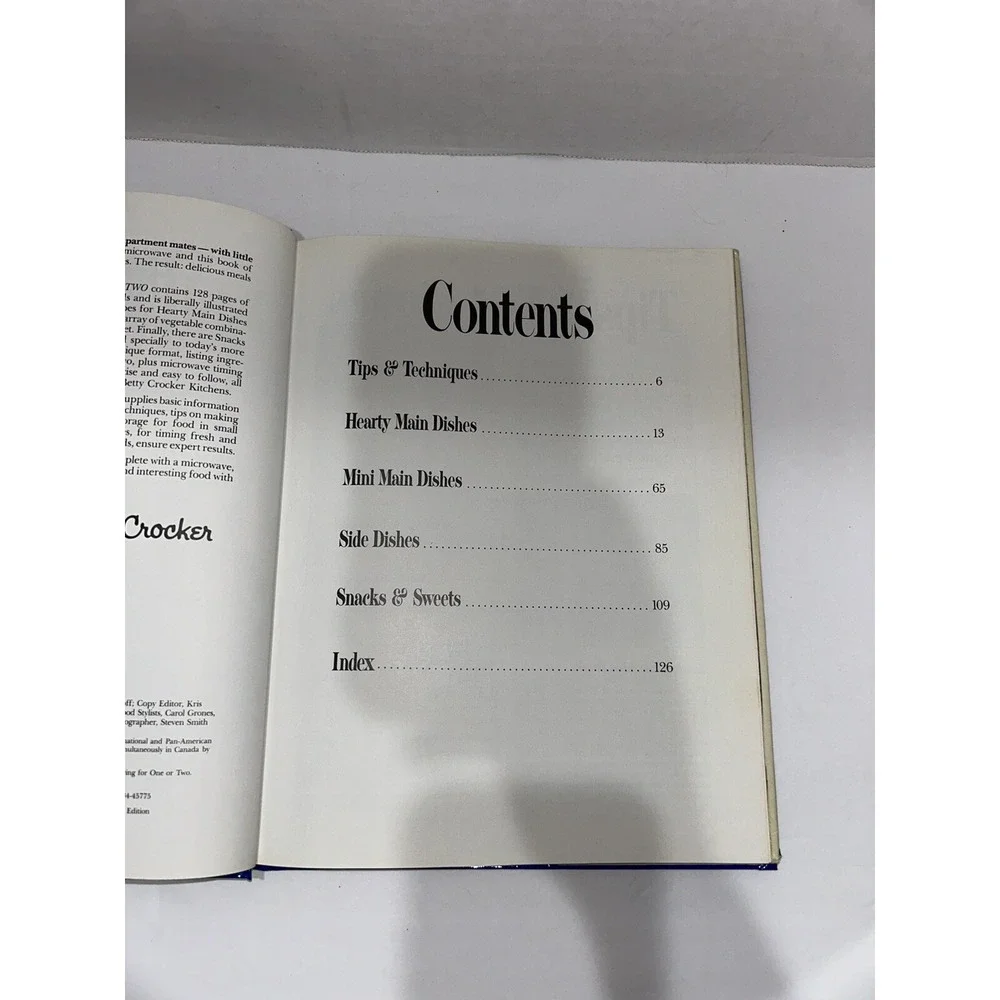 Betty Crocker's Microwaving for One or Two Hardcover‎ DJ 1985 1st Edition